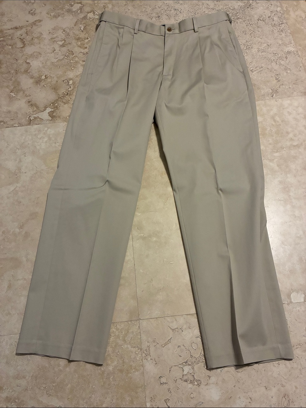 Haggar Men's Pleated Dress Pants — Light Khaki